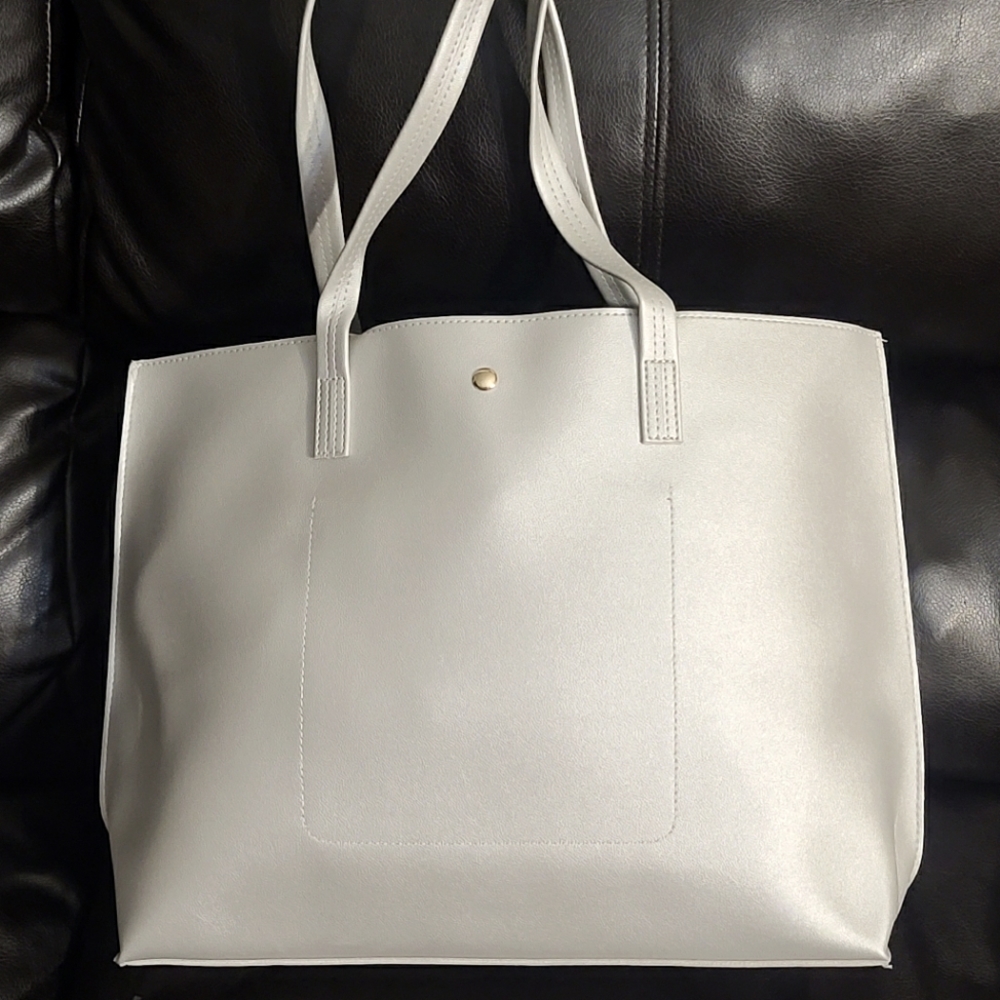 NWT Passage Silver Faux Leather Tote - Picture 4 of 9